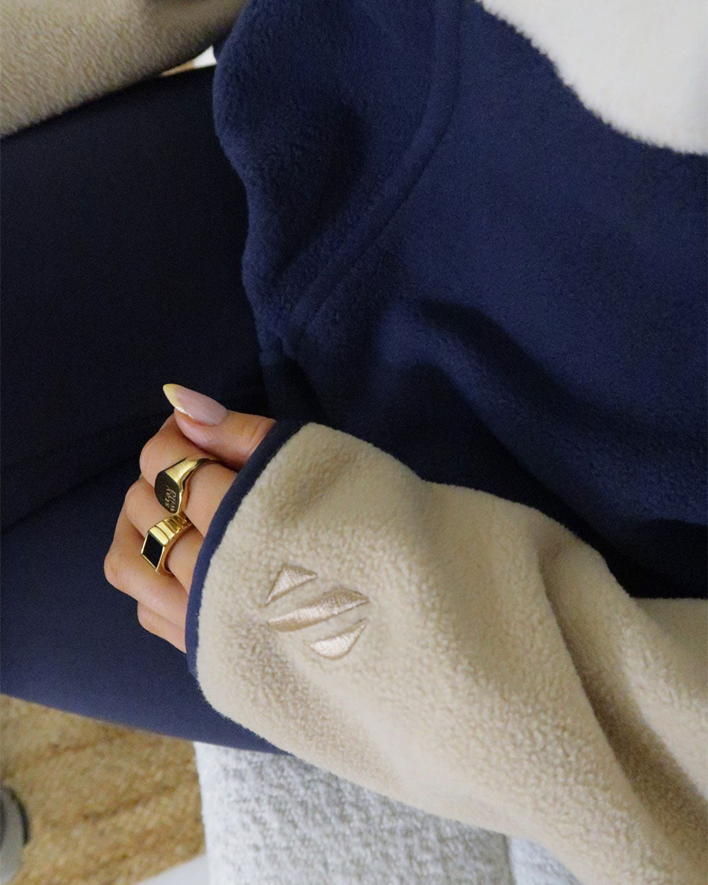 navy & tan
